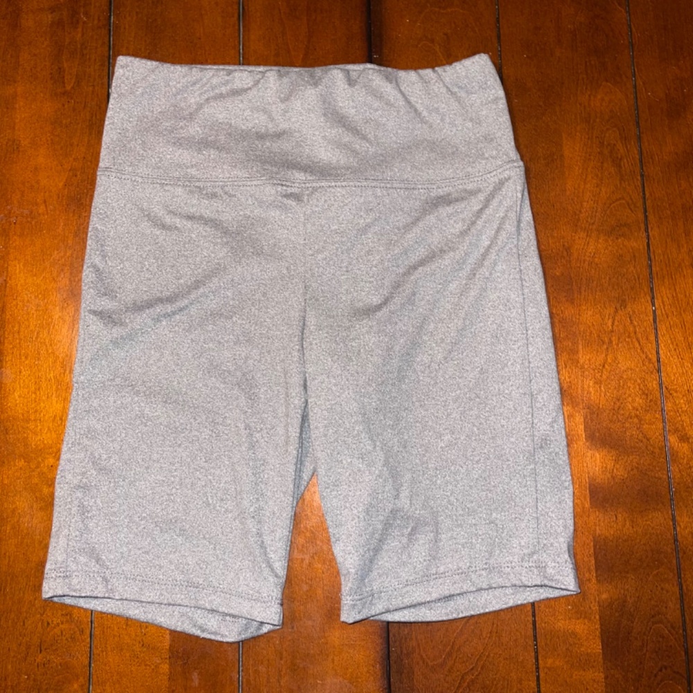 Onestepup gray biker shorts